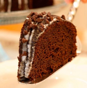 glazed-chocolate-pumpkin-bundt-cake-xl
